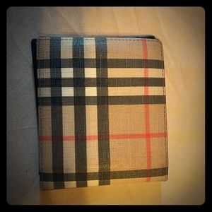 Men’s Burberry wallet with cover